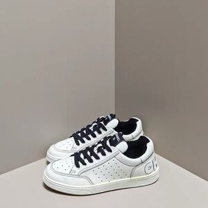 🚩steal authentic CHANEL White and Black Sneakers